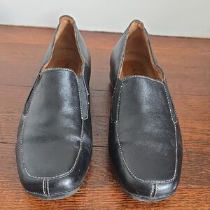 Natural Soul Womens Size 8  Leather Black Slip-On Loafers Rubber Sole